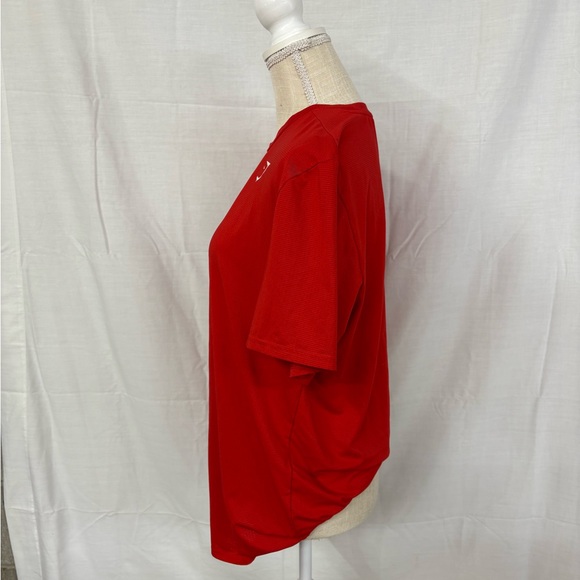 Gymshark Men's Bright Red Short Sleeve Crew Tee - Picture 4 of 11